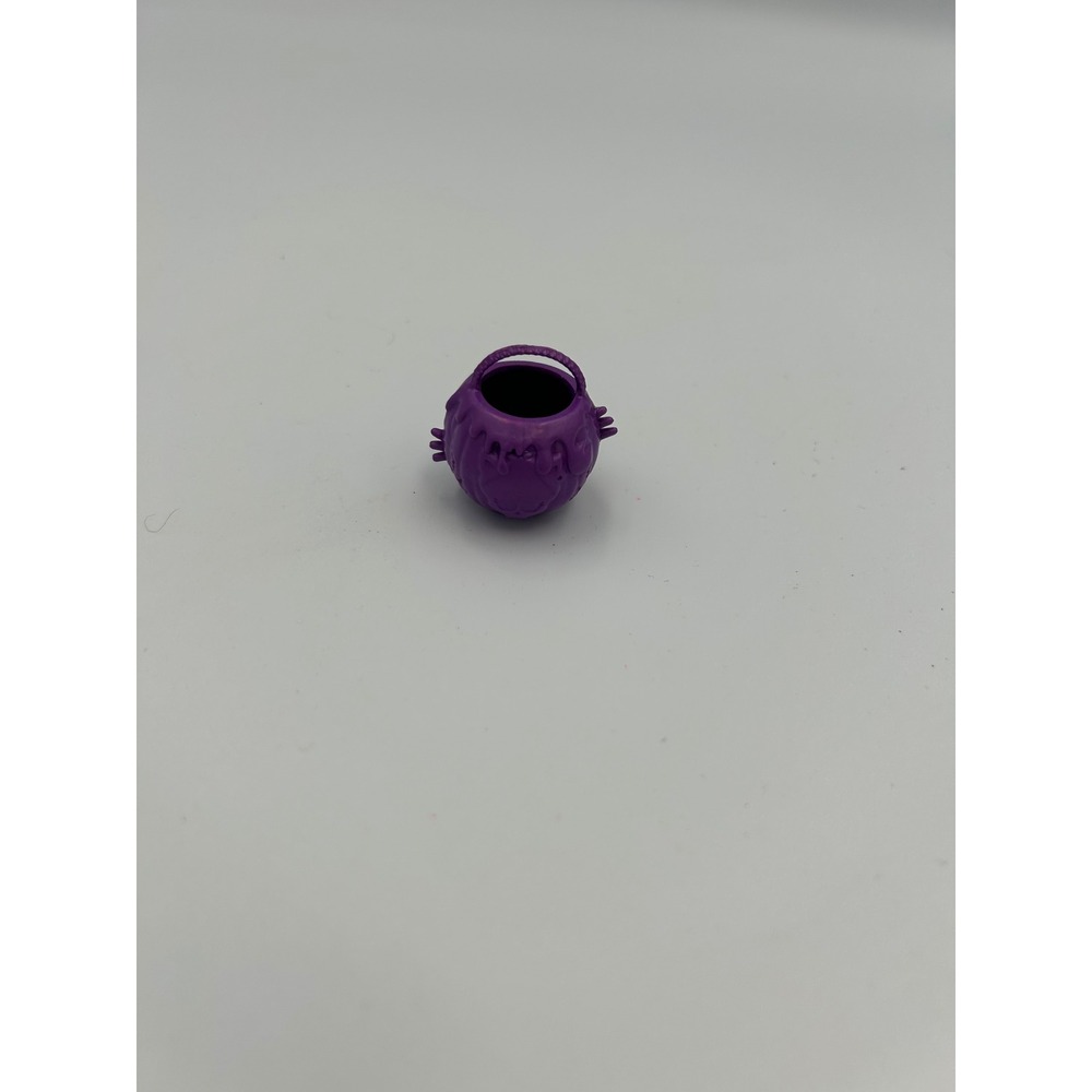 Monster High Ghouls Rule Clawdeen Wolf Purple Cauldron